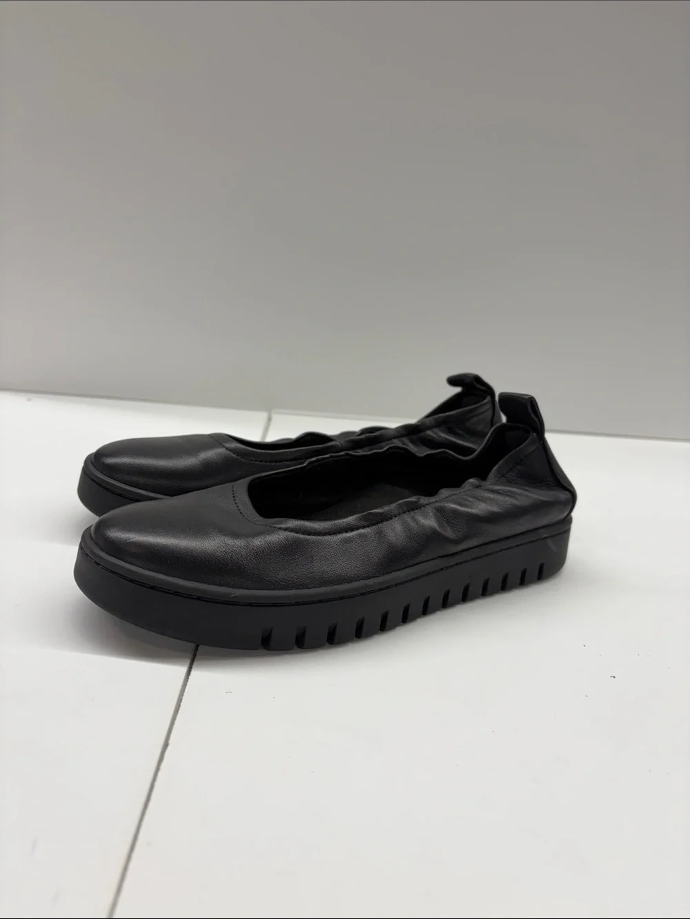 NEW VIONIC Women’s Black Slip-On Platform Ballet Flats Size 6